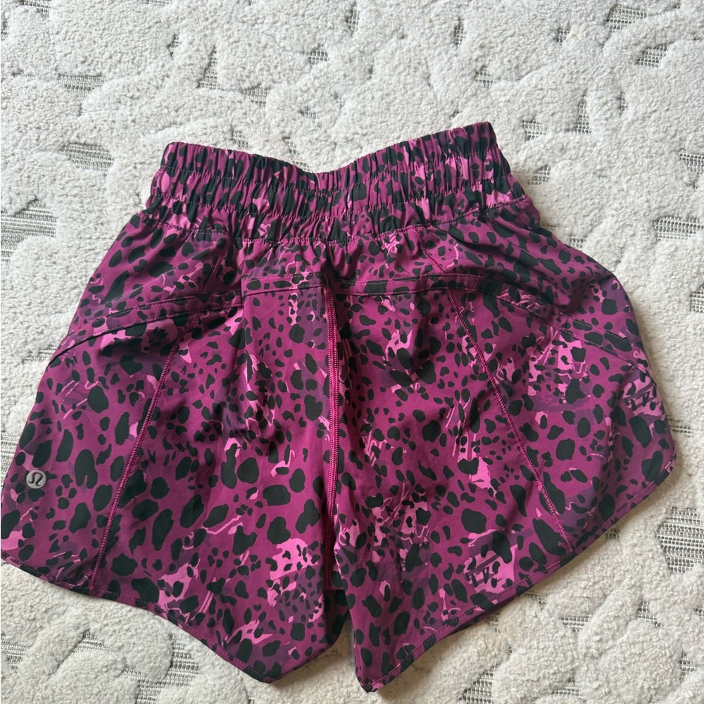 Lululemon track that high rise short size 4 - Picture 1 of 7